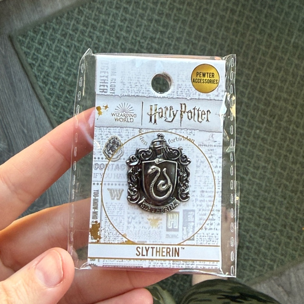 New Harry Potter Slytherin Pewter Pin